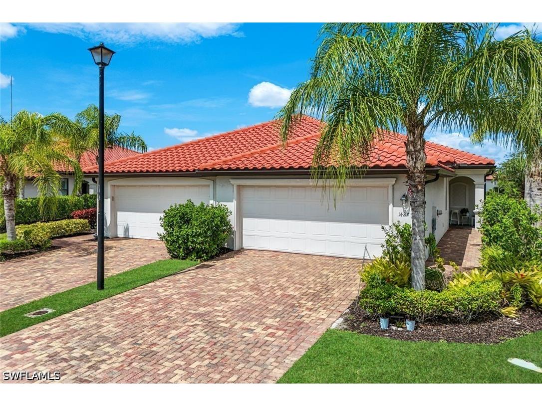 1427 Oceania Drive S Naples FL 34113 226024575 image1