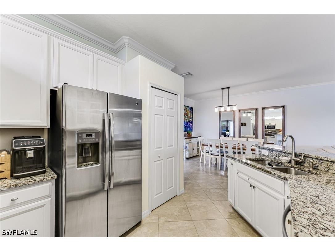 1427 Oceania Drive S Naples FL 34113 226024575 image5