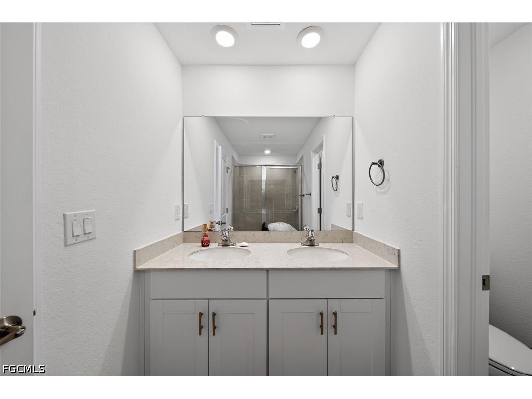 14275 Oviedo Place Fort Myers FL 33905 2026019465 image12