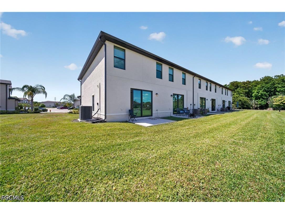 14275 Oviedo Place Fort Myers FL 33905 2026019465 image25