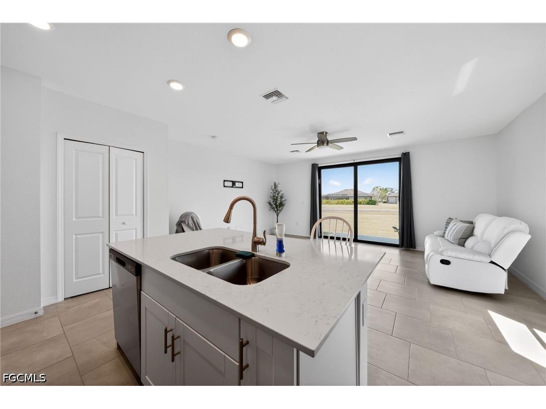 14275 Oviedo Place Fort Myers FL 33905 2026019465 image4