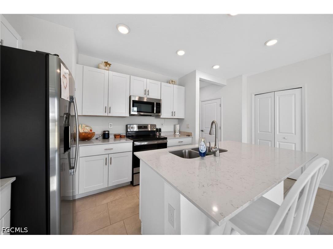 14275 Oviedo Place Fort Myers FL 33905 2026019465 image5