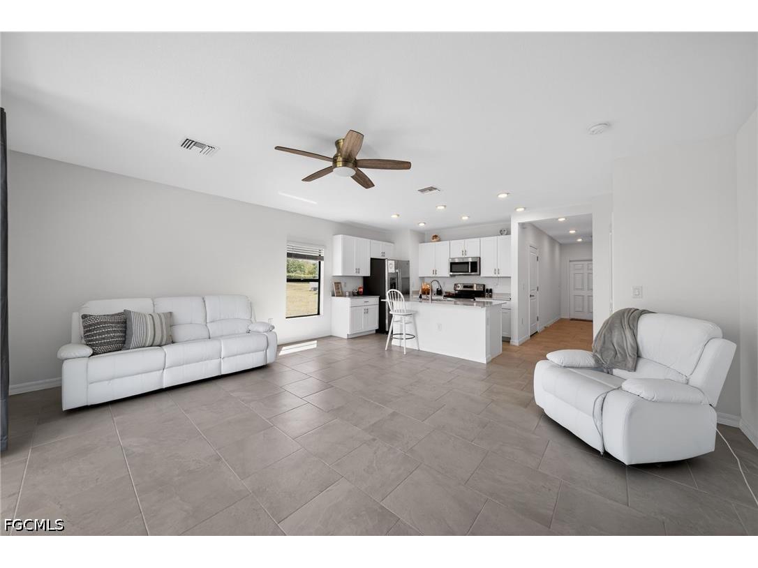 14275 Oviedo Place Fort Myers FL 33905 2026019465 image8