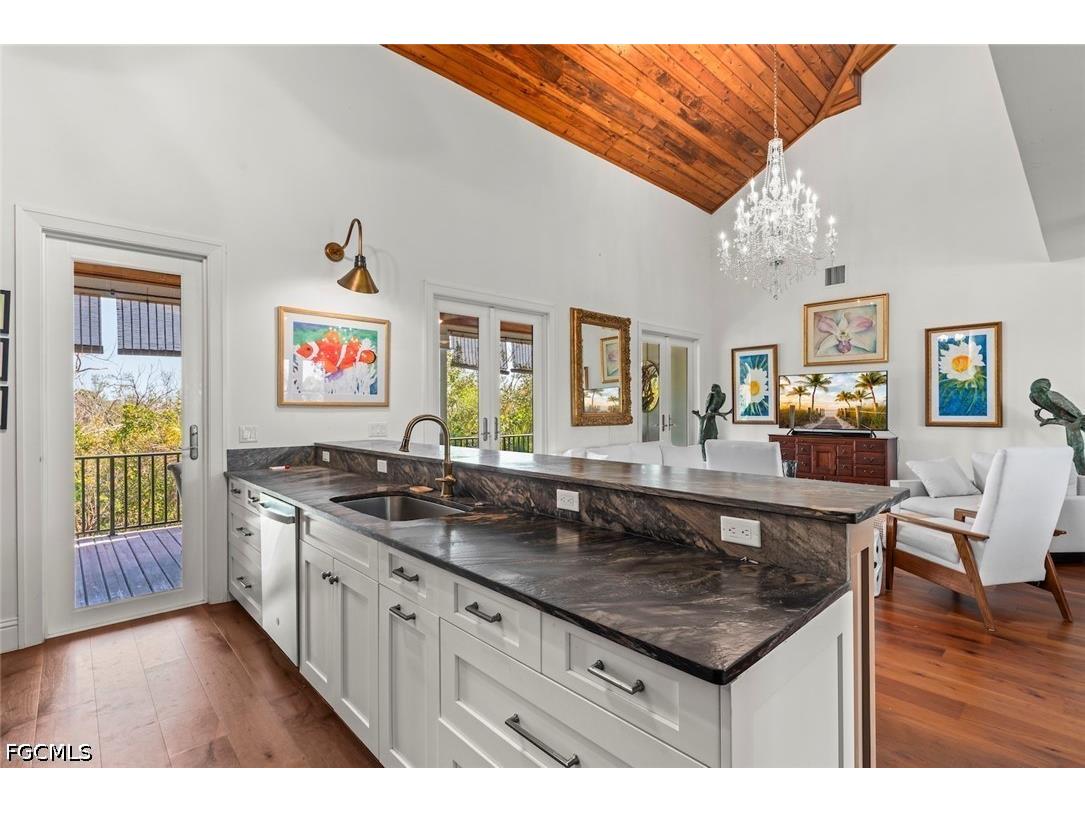 1428 Albatross Road Sanibel FL 33957 2026016881 image8