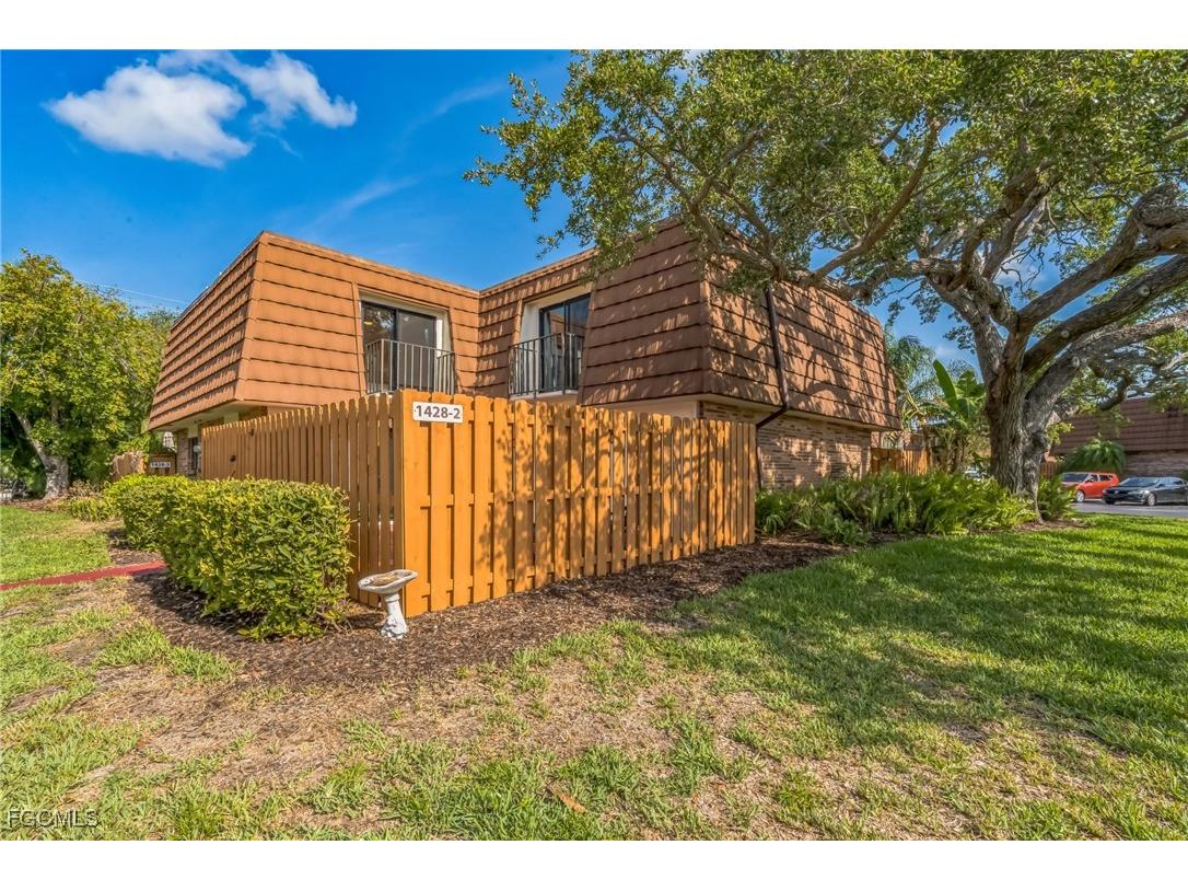 1428 Park Shore Circle #2 Fort Myers FL 33901 2025008740 image2