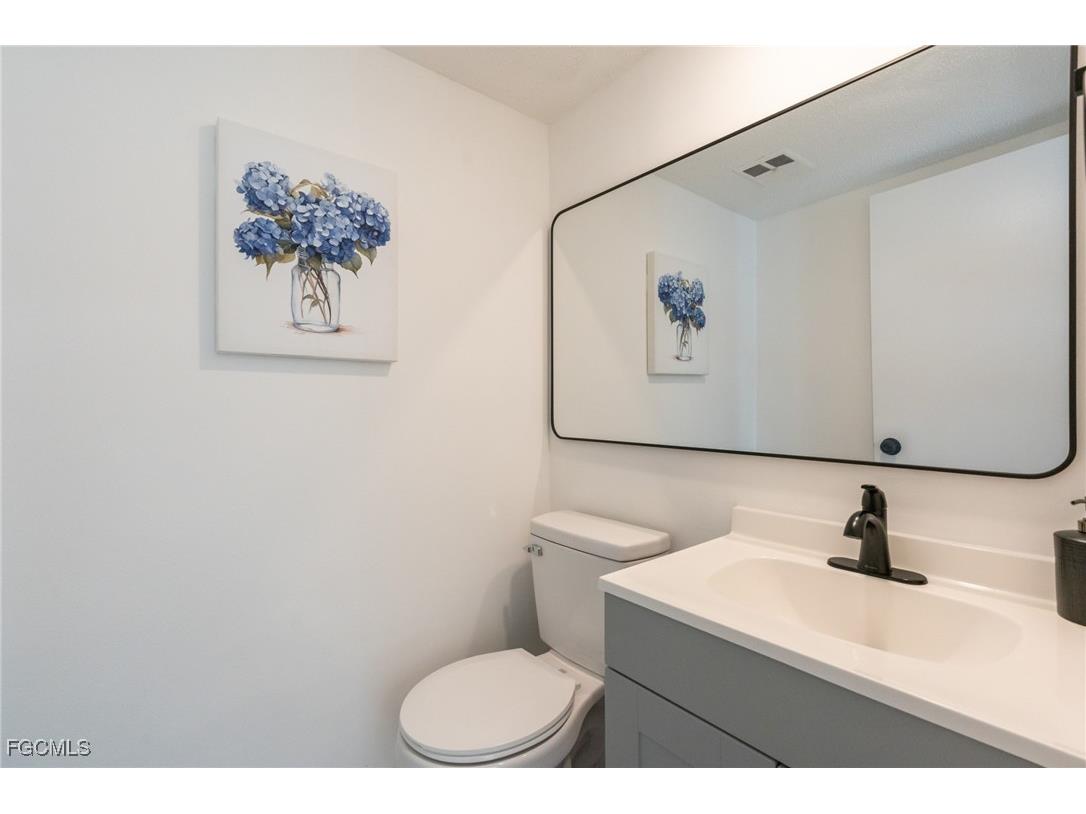 1428 Park Shore Circle #2 Fort Myers FL 33901 2025008740 image9