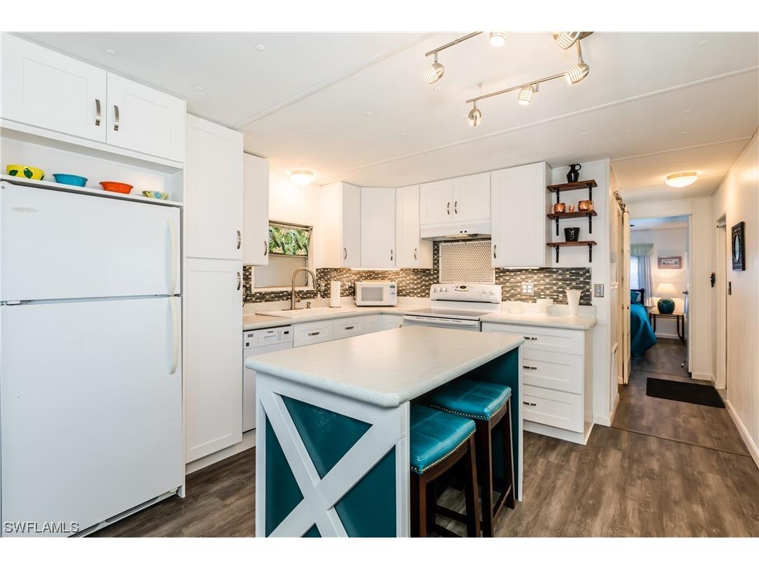 143 Moorhead Manor #143 Naples FL 34112 223015621 image1