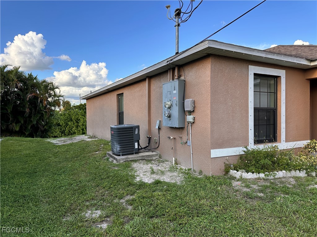 1431-1433 SE 10th Terrace Cape Coral FL 33990 2026000677 image3