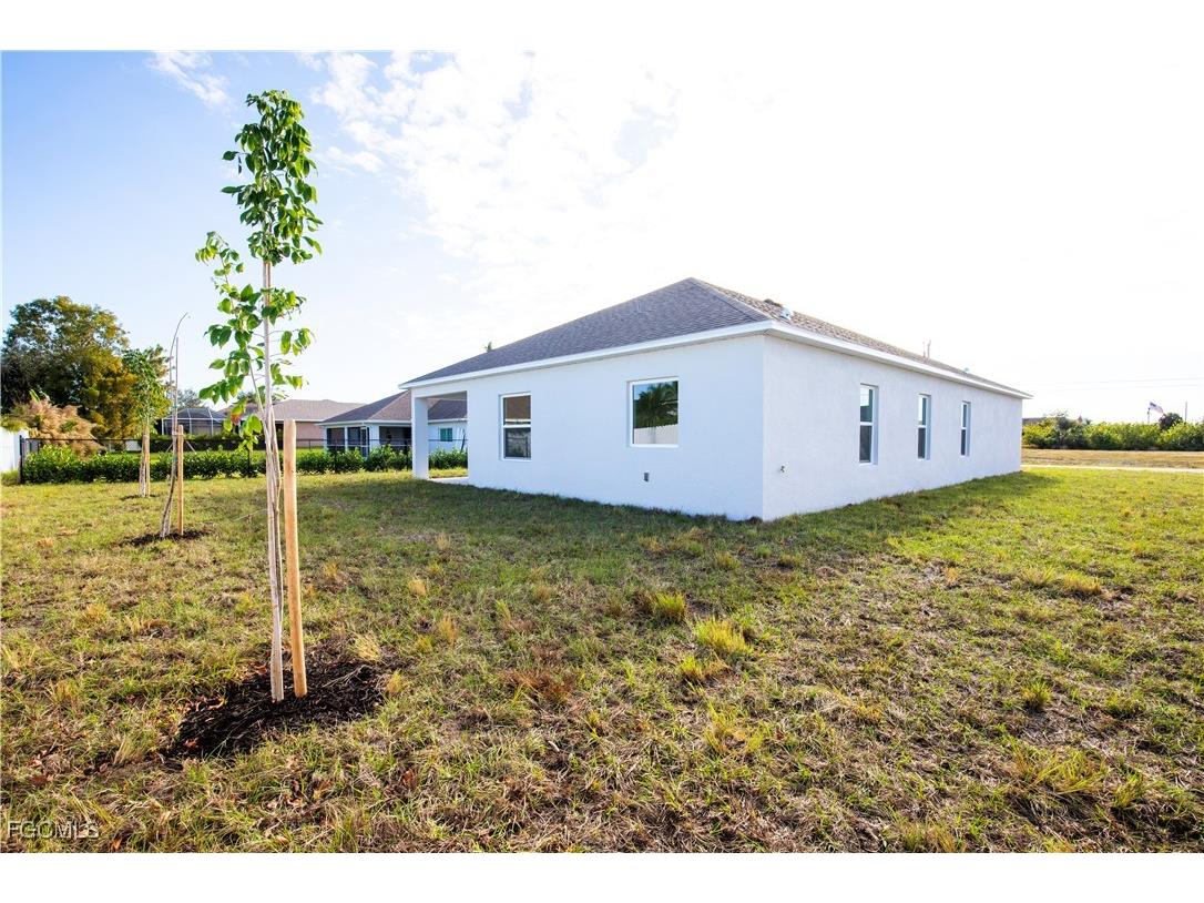 1431 SW 4th Lane Cape Coral FL 33991 2025005287 image13