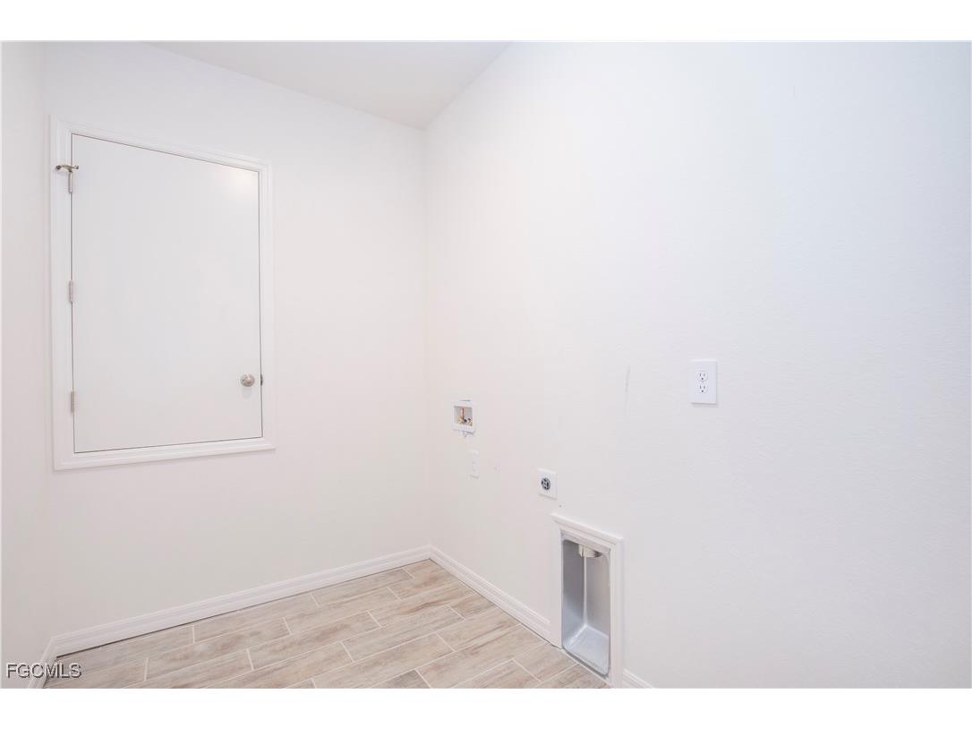 1431 SW 4th Lane Cape Coral FL 33991 2025005287 image21