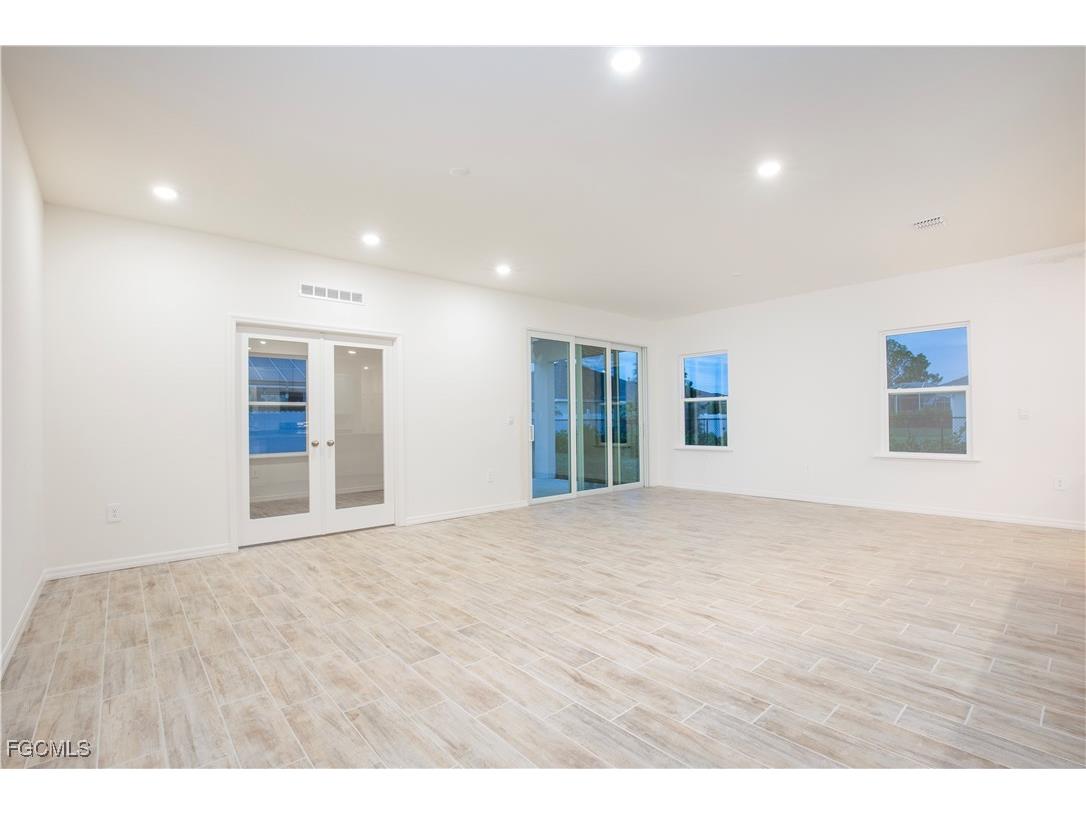 1431 SW 4th Lane Cape Coral FL 33991 2025005287 image4