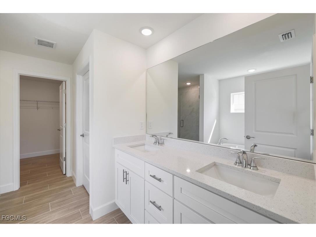 1432 SE 12th Street Cape Coral FL 33990 2025023950 image16