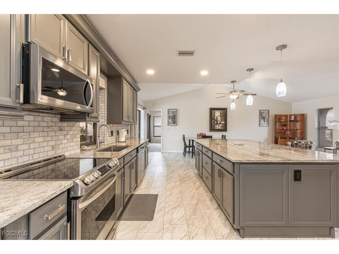 1432 SE 3rd Street Cape Coral FL 33990 2025025558 image8