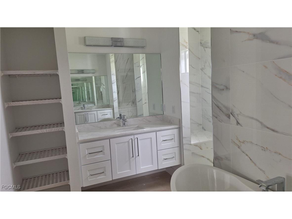 1432 SW 17th Avenue Cape Coral FL 33991 2025001124 image11