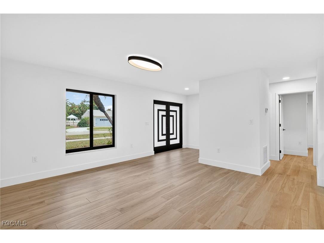 1433 Paloma Drive Fort Myers FL 33901 2026004813 image4