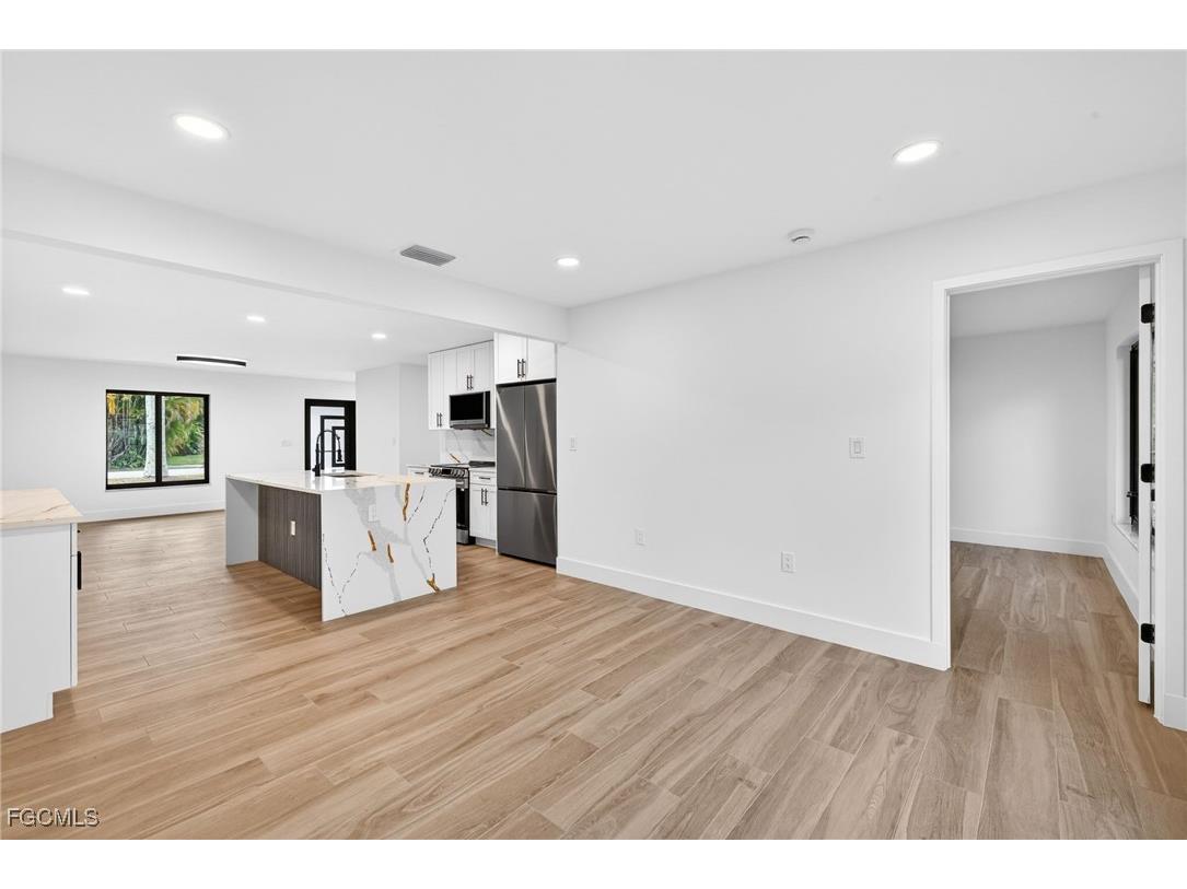 1433 Paloma Drive Fort Myers FL 33901 2026004813 image8