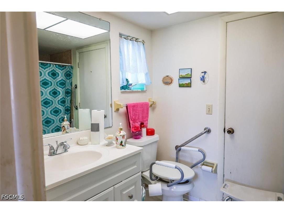 1433 SE 14th Terrace Cape Coral FL 33990 2026015529 image11