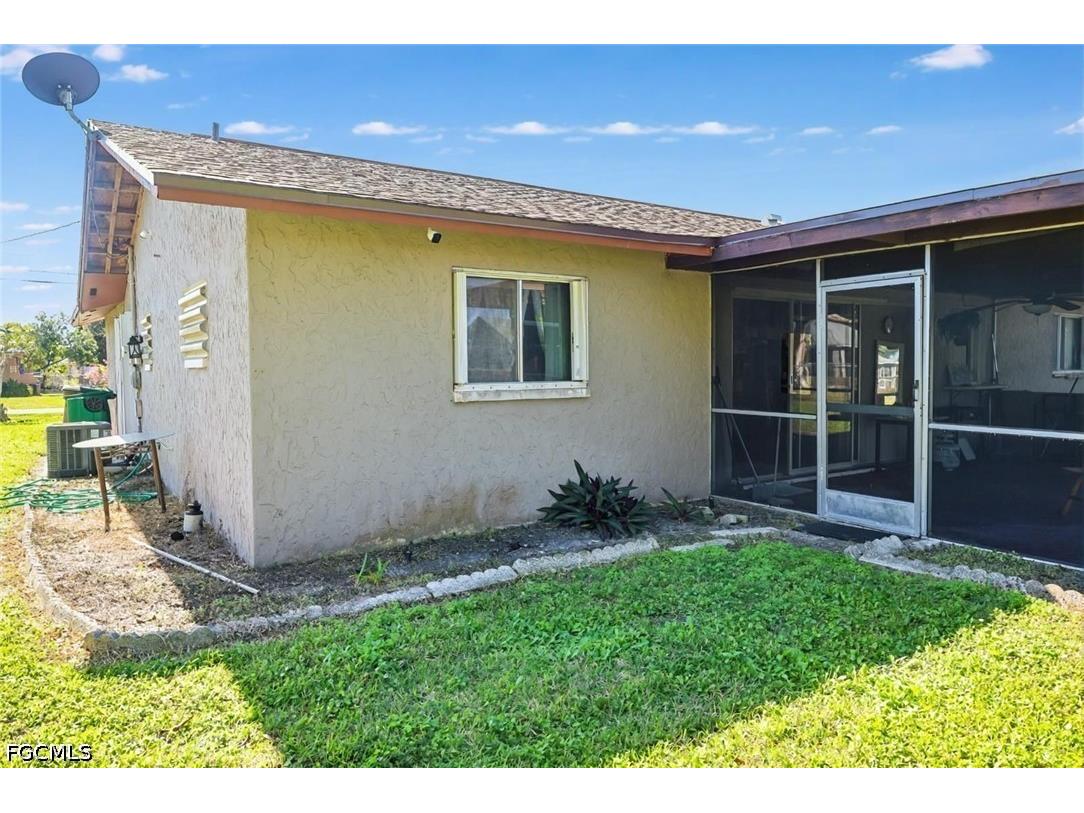 1433 SE 14th Terrace Cape Coral FL 33990 2026015529 image15