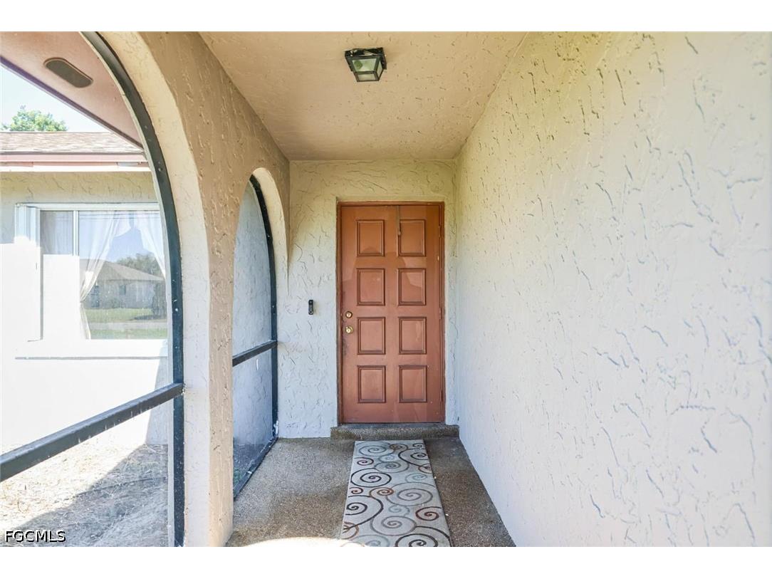 1433 SE 14th Terrace Cape Coral FL 33990 2026015529 image2