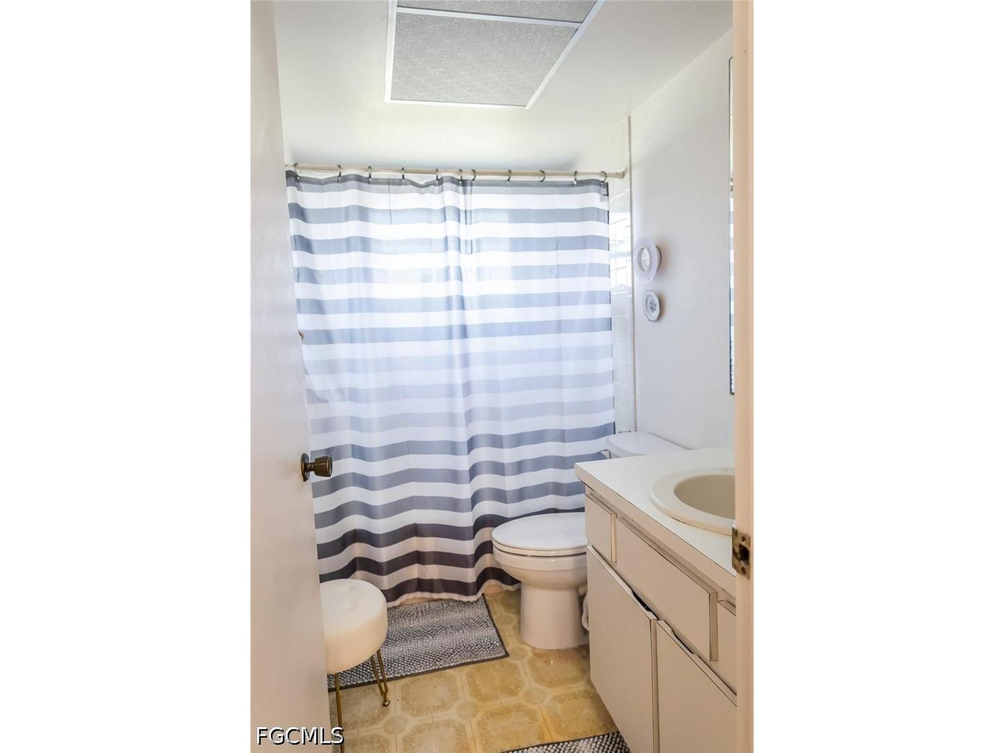 1433 SE 14th Terrace Cape Coral FL 33990 2026015529 image8
