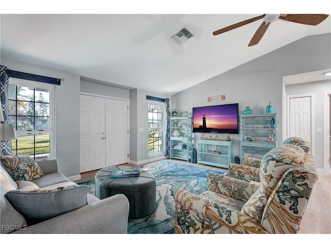 1433 SE 19th Terrace Cape Coral FL 33990 2025018801 image5