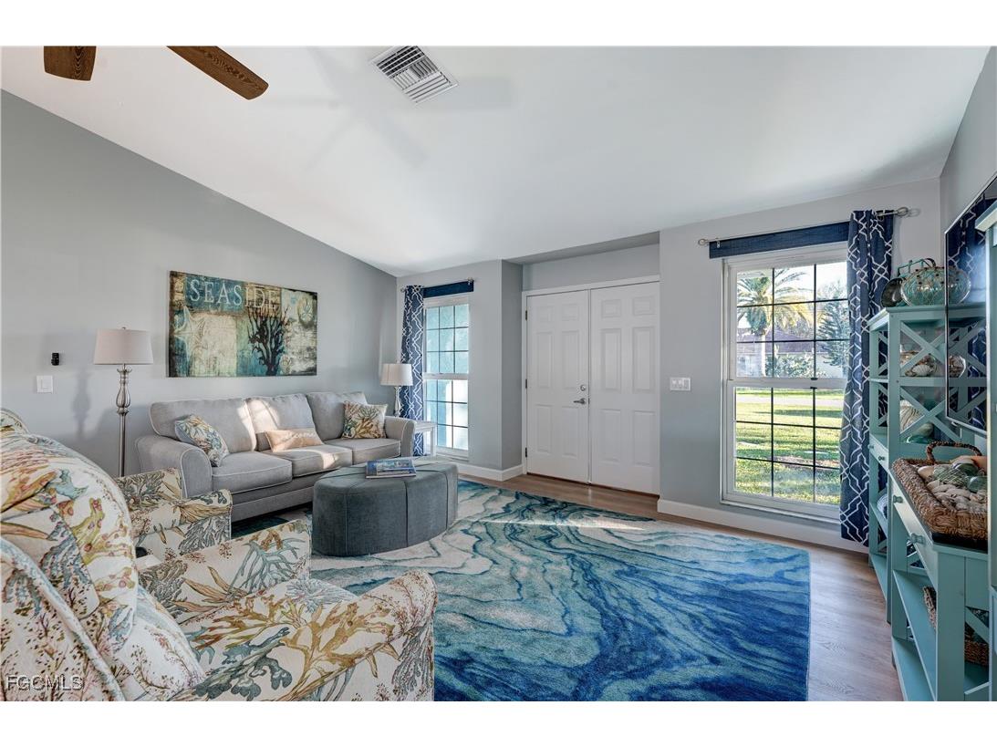 1433 SE 19th Terrace Cape Coral FL 33990 2025018801 image6