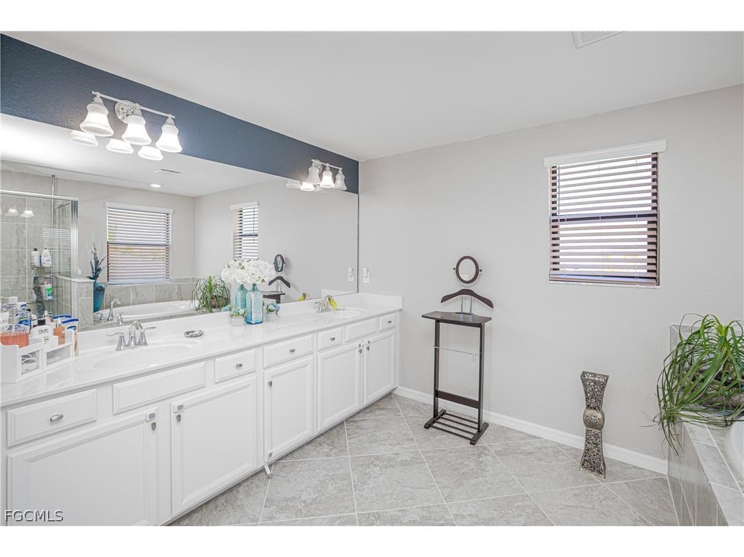 14336 Vindel Circle Fort Myers FL 33905 2026009482 image33