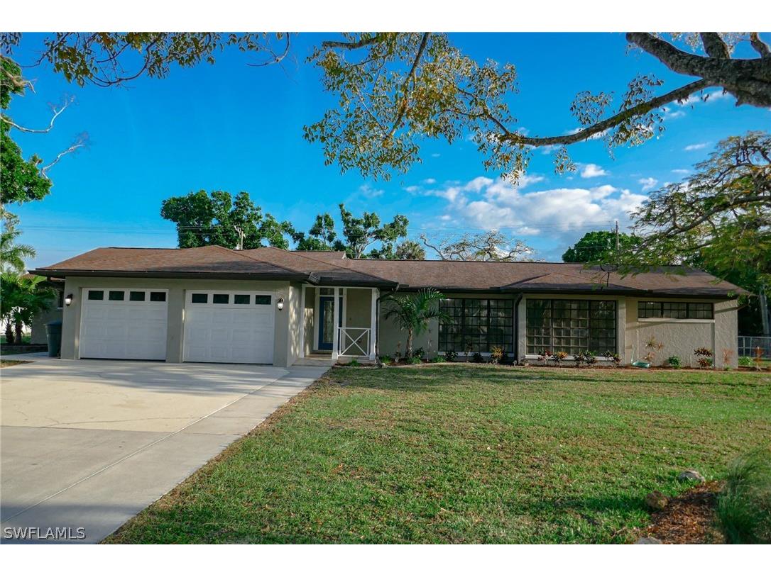 1434 Alcazar Avenue Fort Myers FL 33901 224034025 image1