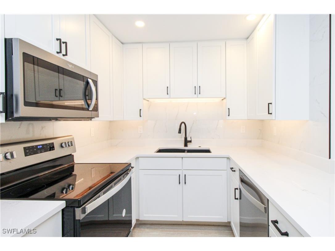 1435 Curlew Avenue #4 Naples FL 34102 225065906 image1