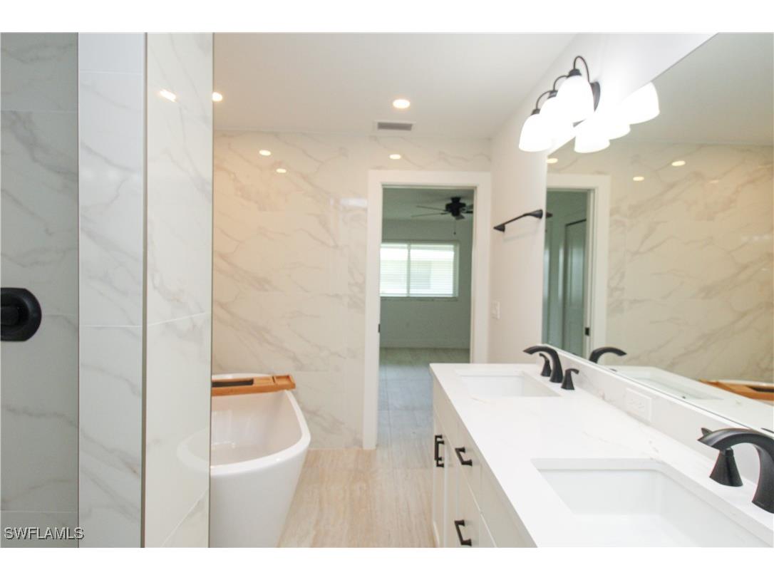 1435 Curlew Avenue #4 Naples FL 34102 225065906 image10