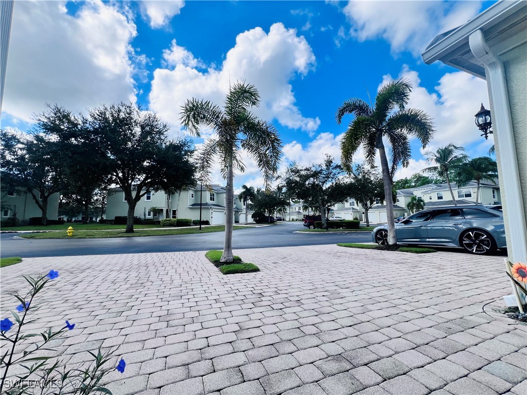 1435 Mariposa Circle #102 Naples FL 34105 225076131 image21