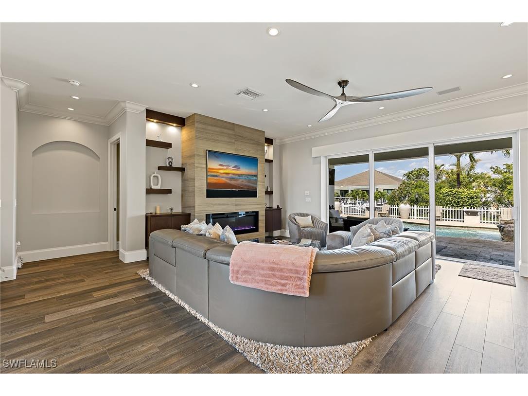 1435 Osprey Avenue Naples FL 34102 225071777 image7