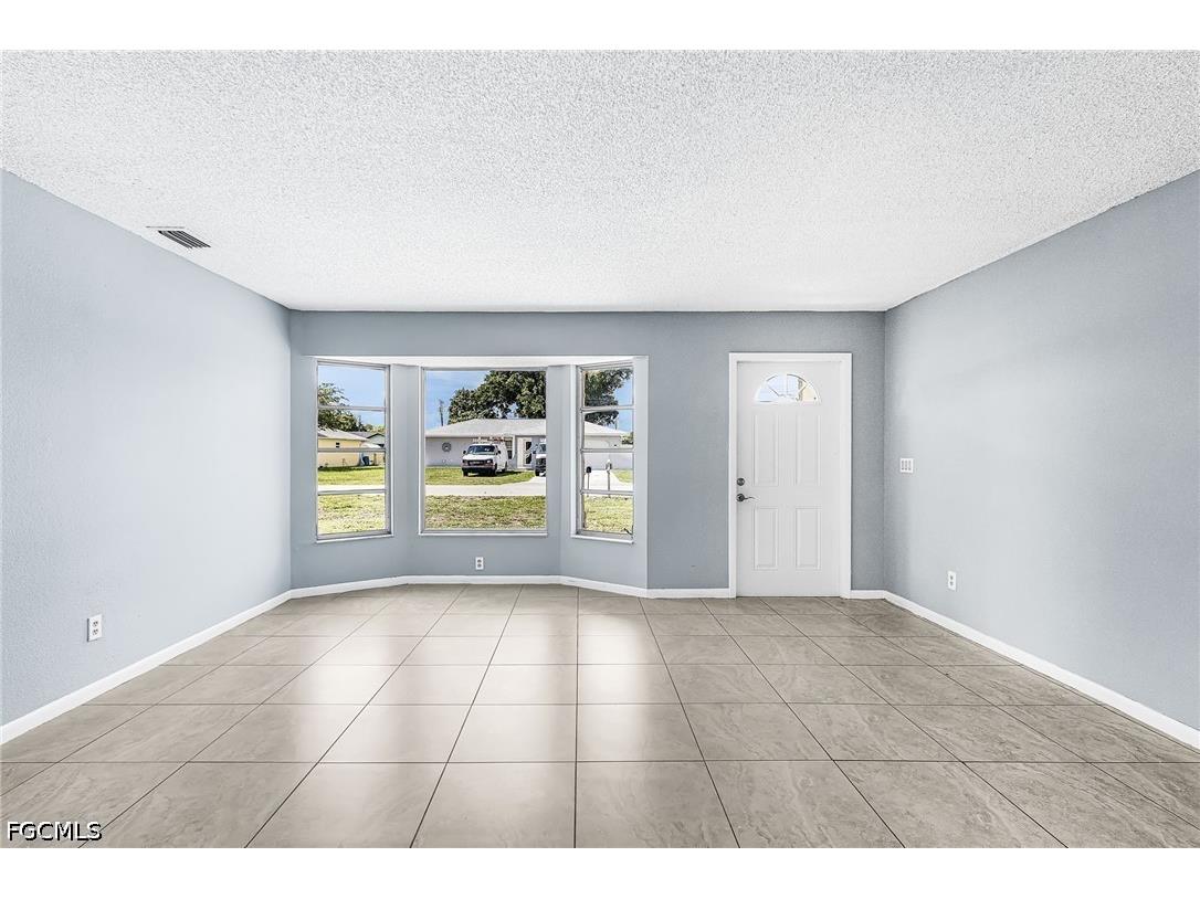 1435 SE 14th Street Cape Coral FL 33990 2026026783 image4