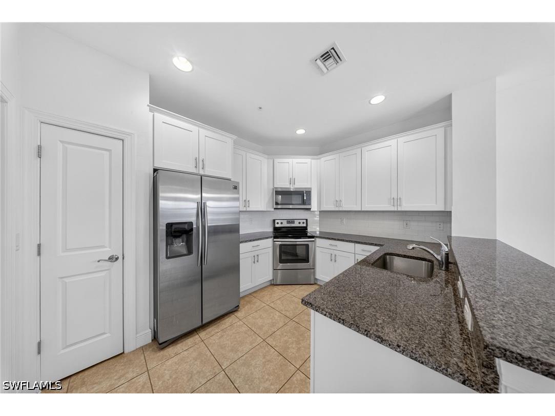 1435 Santiago Circle SW #2003 Naples FL 34113 226016671 image9