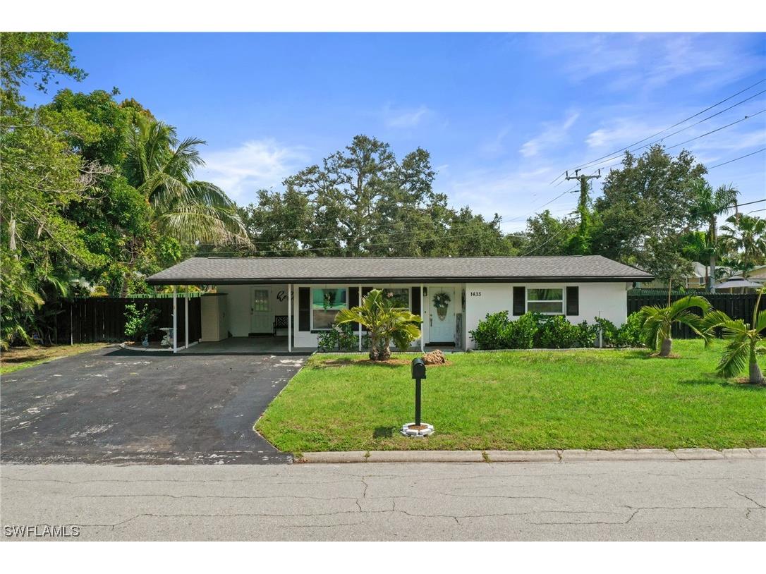 1435 Terra Palma Drive Fort Myers FL 33901 223049316 image1