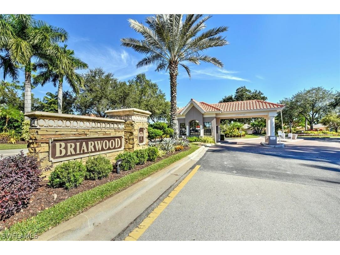 1435 Vintage Lane Naples FL 34104 226010997 image2