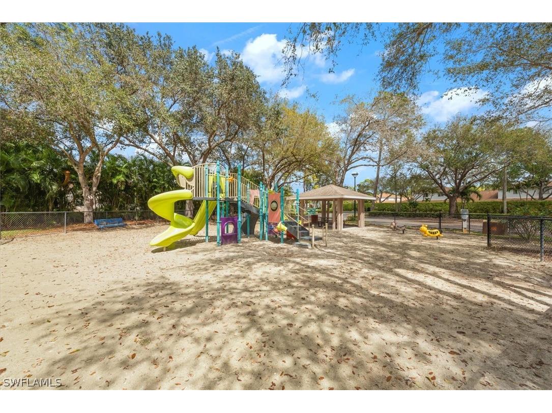1435 Vintage Lane Naples FL 34104 226010997 image35