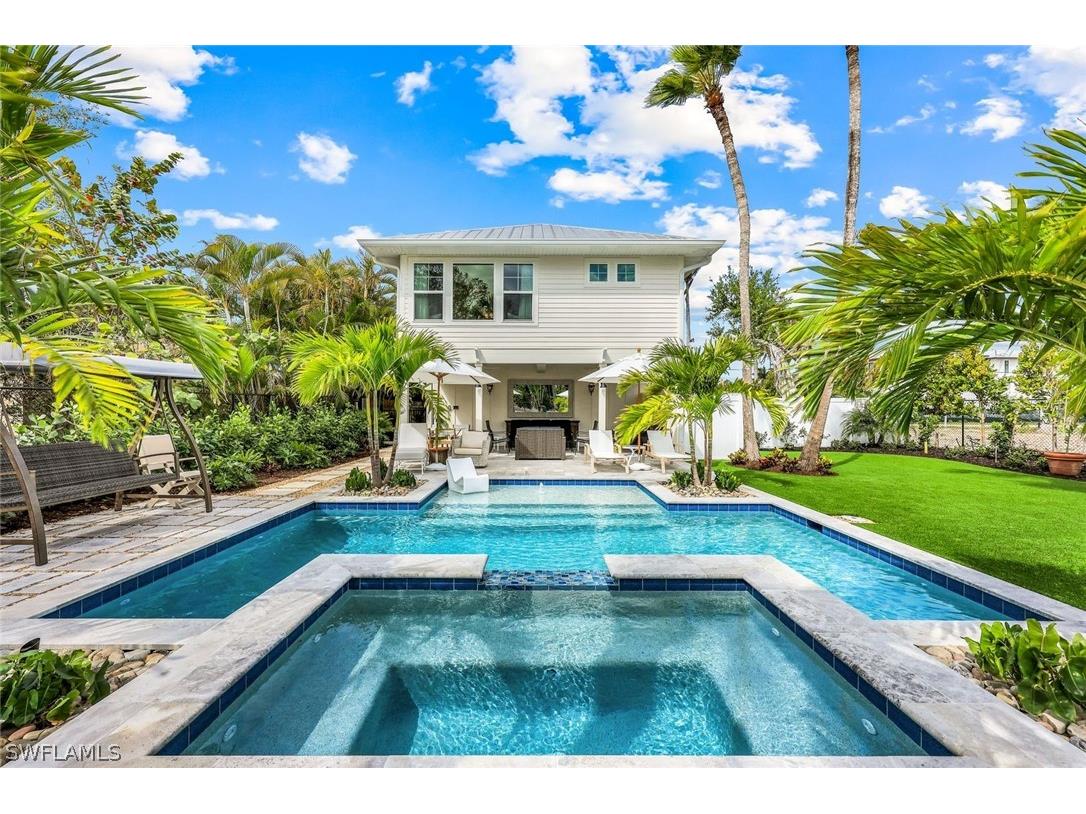 1437 Sandpiper Street Naples FL 34102 226009337 image1