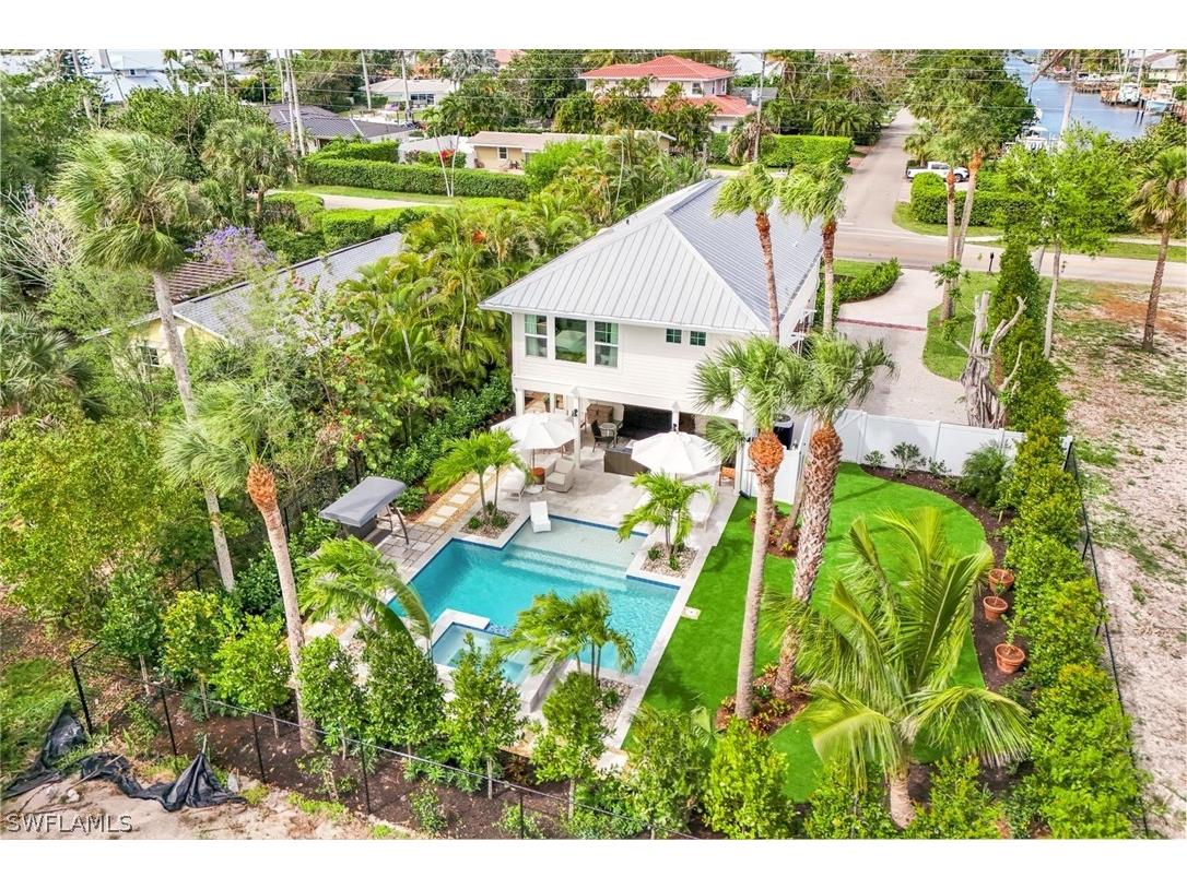 1437 Sandpiper Street Naples FL 34102 226009337 image2