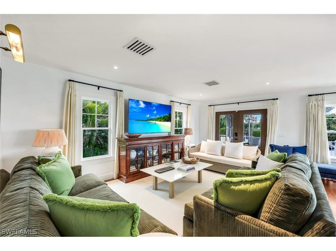 1437 Sandpiper Street Naples FL 34102 226009337 image8