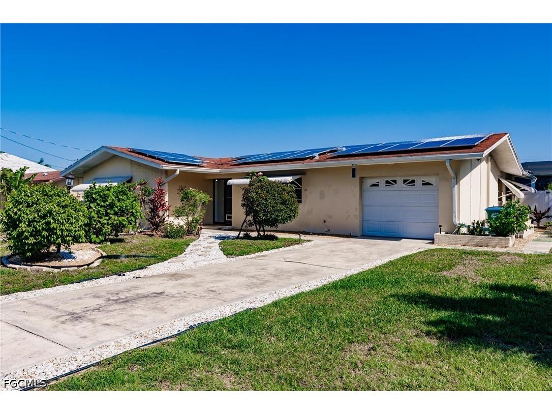 1437 Vendome Court Cape Coral FL 33904 2026016748 image2