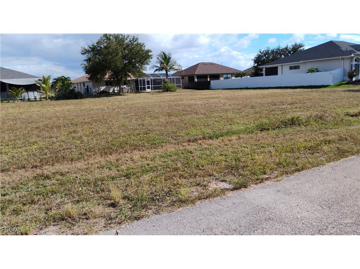 1439 NW 37th Place Cape Coral FL 33993 2025019949 image2