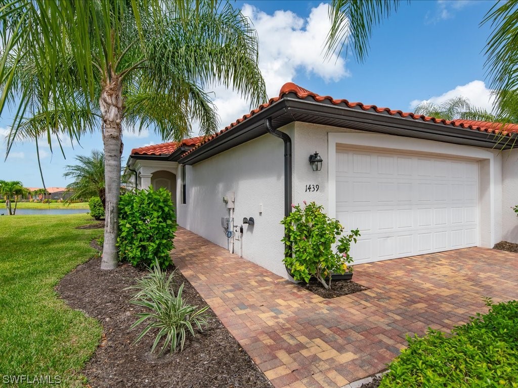 1439 Oceania Drive S Naples FL 34113 223060543 image1