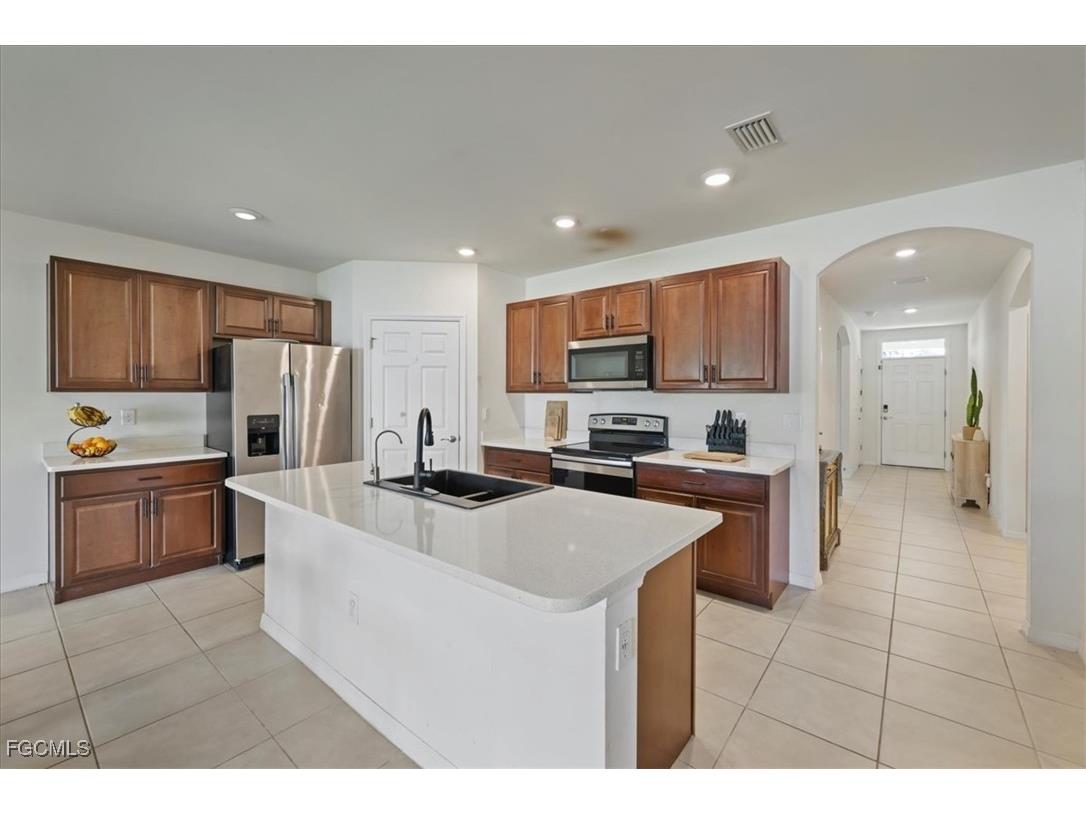 1439 SE 18th Street Cape Coral FL 33990 2025010757 image13