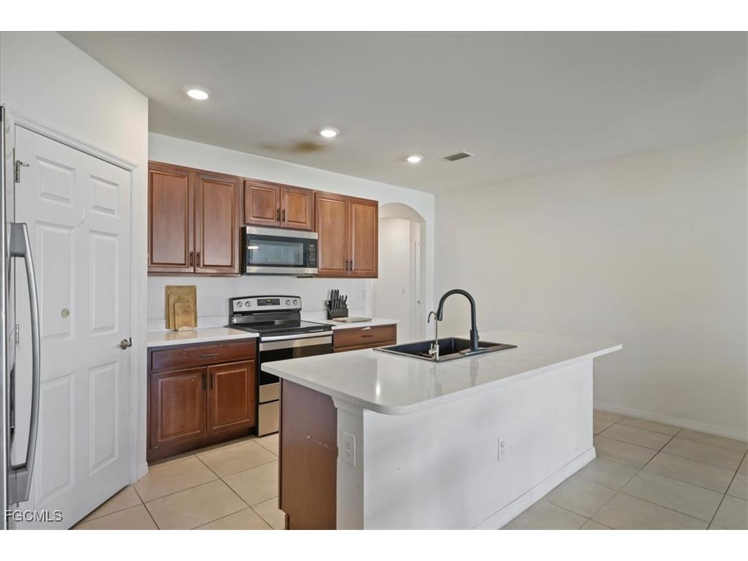 1439 SE 18th Street Cape Coral FL 33990 2025010757 image16