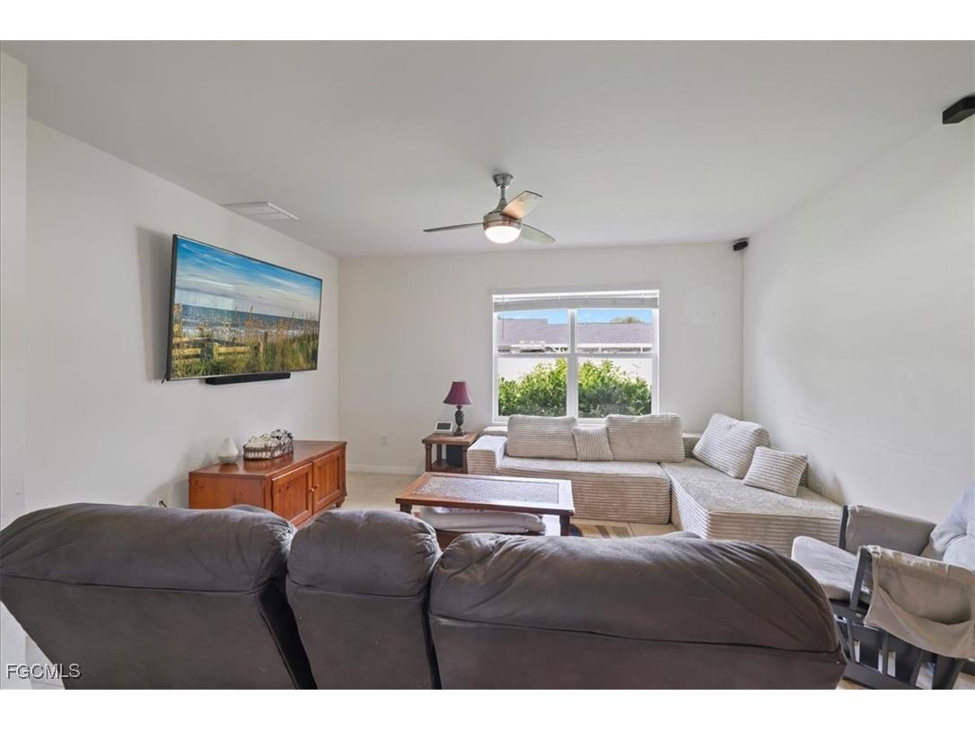 1439 SE 18th Street Cape Coral FL 33990 2025010757 image19