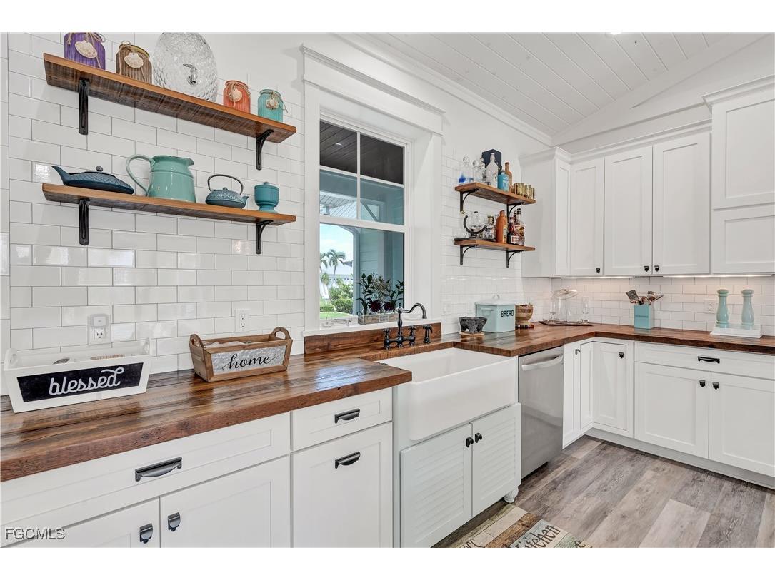 14390 Tamarac Drive Bokeelia FL 33922 2025016174 image20