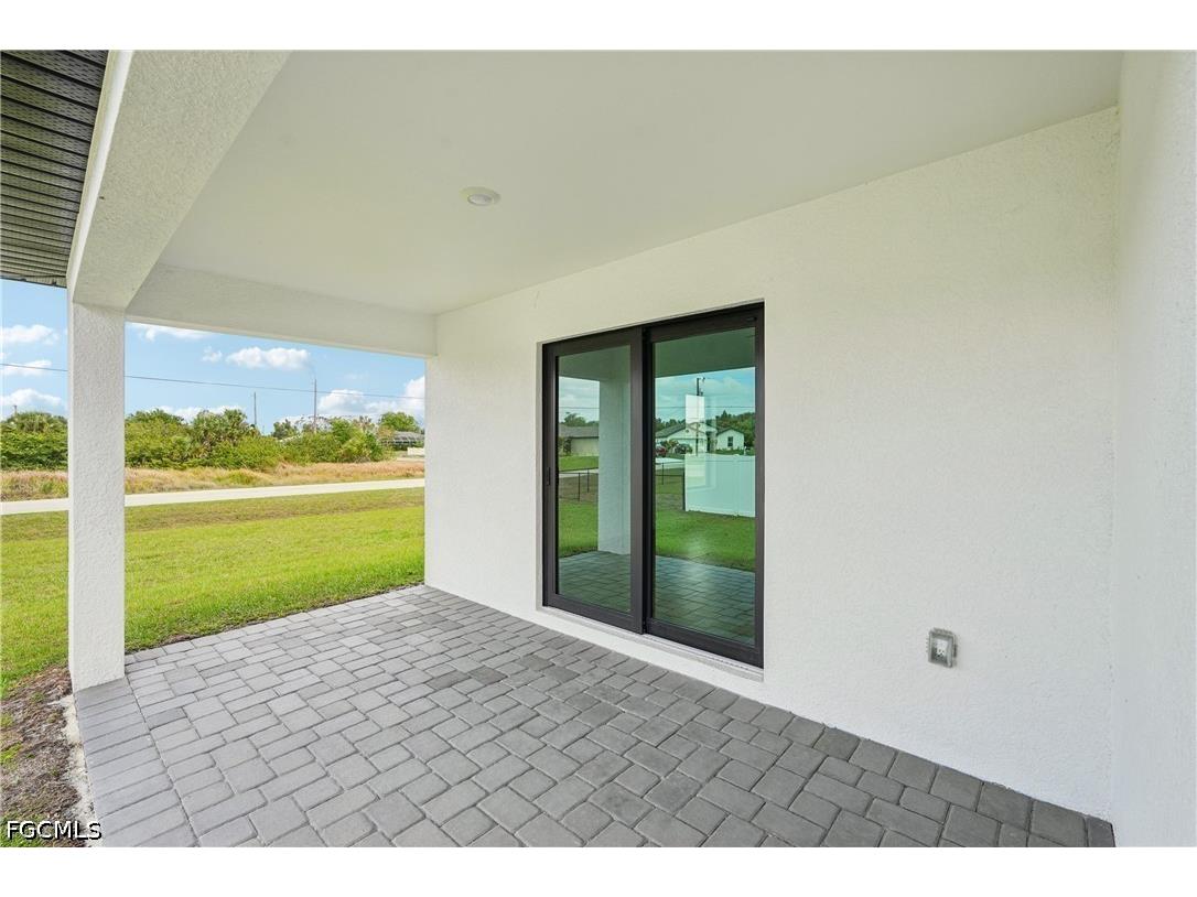 144 Blackstone Drive Fort Myers FL 33913 2025026365 image29