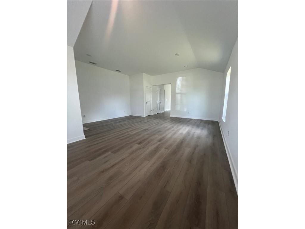 144 Blackstone Drive Fort Myers FL 33913 2025026365 image3