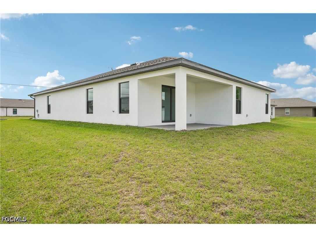 144 Blackstone Drive Fort Myers FL 33913 2025026365 image32